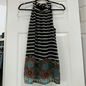 Striped keyhole tank